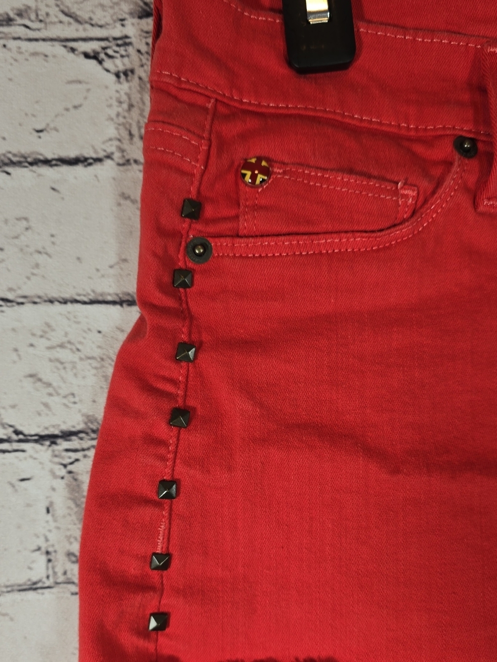 Hudson Jeans 'Amber' Red Studded Frayed Hem Denim Shorts Size 28 - Picture 3 of 10